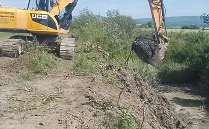 Послуги екскаватора 15-22т. JCB JS220 Komatsu PW180