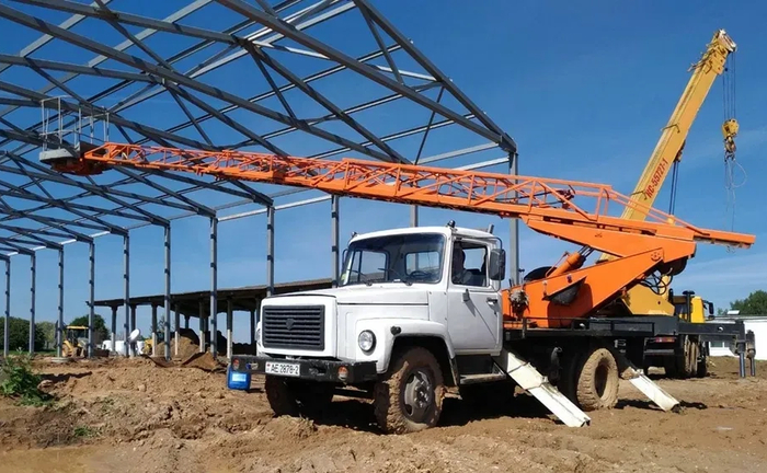 Послуги автовишки ап 17, маніпулятора. Обрізання дерев. Послуги автовишки ап 17, маніпулятора. Обрізання дерев.