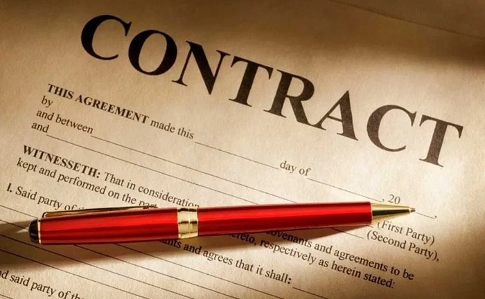 Адвокат / Юридичні консультації та підготовка договорів