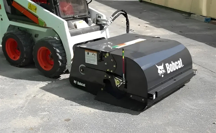 Щітка з бункером на (Bobcat/JCB).