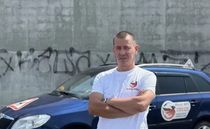 Автоінструктор Уроки водіння Львів автомат механіка Автоінструктор Уроки водіння Львів автомат механіка