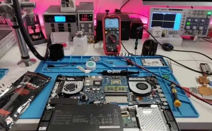 Ремонт компьютеров и ноутбуков. Мастер по ремонту. Ремонт компьютеров и ноутбуков. Мастер по ремонту.