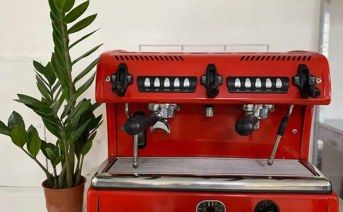 Кавомашина/кавоварка професійна La Spaziale 2 кіловата Кавомашина/кавоварка професійна La Spaziale 2 кіловата