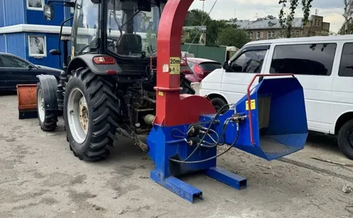 Послуги Дробілки Гілок на Базі Трактора. Потужне Обладнання для Вашої Ділянки та Лісу! Послуги Дробілки Гілок на Базі Трактора. Потужне Обладнання для Вашої Ділянки та Лісу!