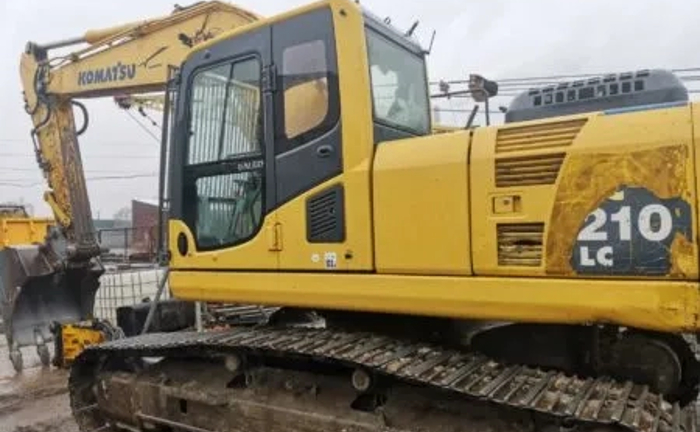 Екскаватор KOMATSU PC210 Екскаватор KOMATSU PC210