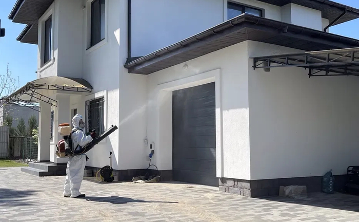 Обробка участків від комарів,павуків,кліщів тощо. Обробка участків від комарів,павуків,кліщів тощо.