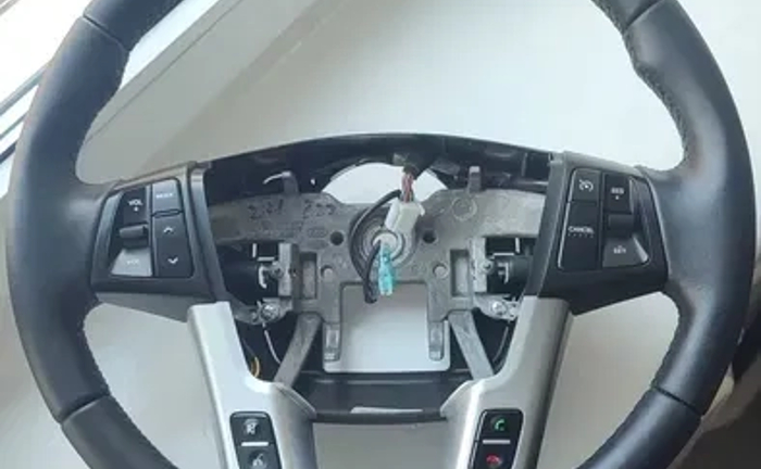 Перетяжка руля, ручки КПП, підлокітник Перетяжка руля, ручки КПП, підлокітник