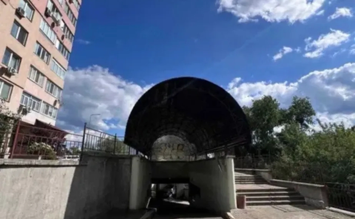 Паркомісце на цокольному поверсі з охороною та відеоспостереженням