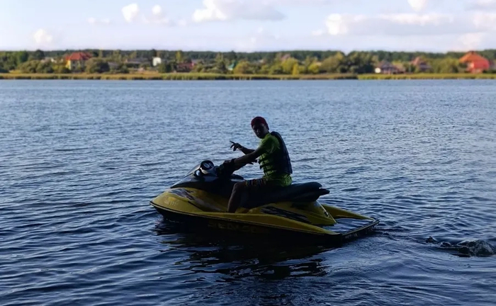 Гідроцикл для веселих пригод на воді Гідроцикл для веселих пригод на воді