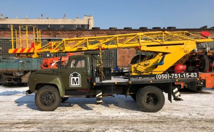 Телескопічна авіаційна платформа AP17