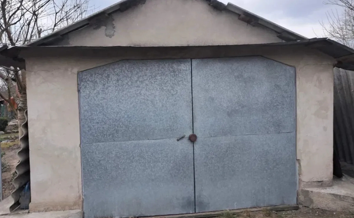 Просторий капітальний гараж з ямою