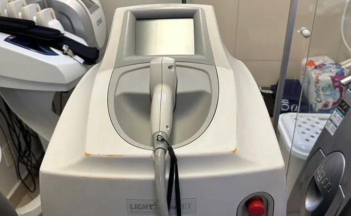 Діодна лазерна система для епіляції Lumenis LightSheer ET .