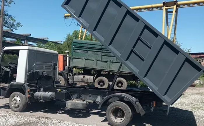 Вантажоперевезення. Самоскид доставка