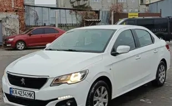 Авто Пежо 301 газ/бензин, Хендай Акцент газ/бензин, автомат. Авто Пежо 301 газ/бензин, Хендай Акцент газ/бензин, автомат.