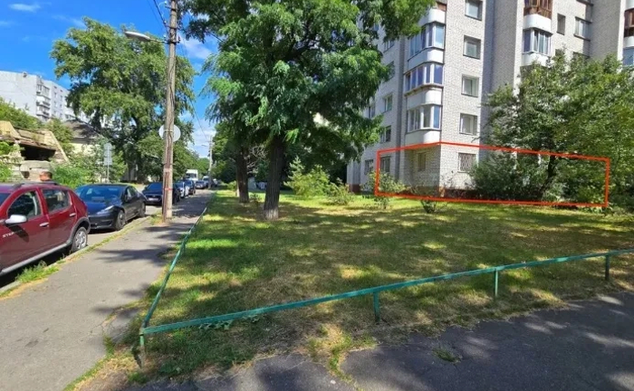 Фасадне приміщення 90 м2 біля метро Святошин Фасадне приміщення 90 м2 біля метро Святошин