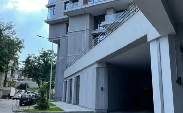 Паркомісце в ЖК К12, зручний заїзд