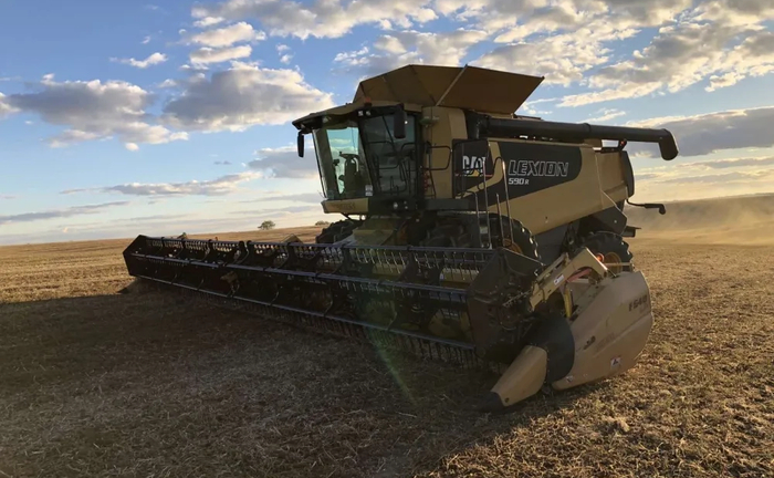 Комбайн CATERPILLAR lexion 590 (1928) Комбайн CATERPILLAR lexion 590 (1928)