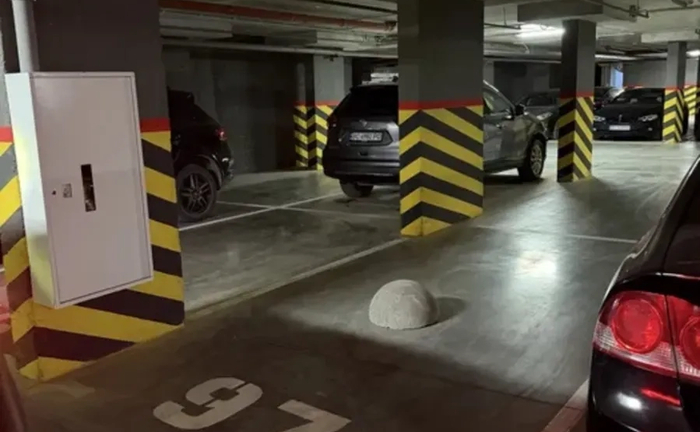 Паркомісце в підземному паркінгу: зручний заїзд та виїзд