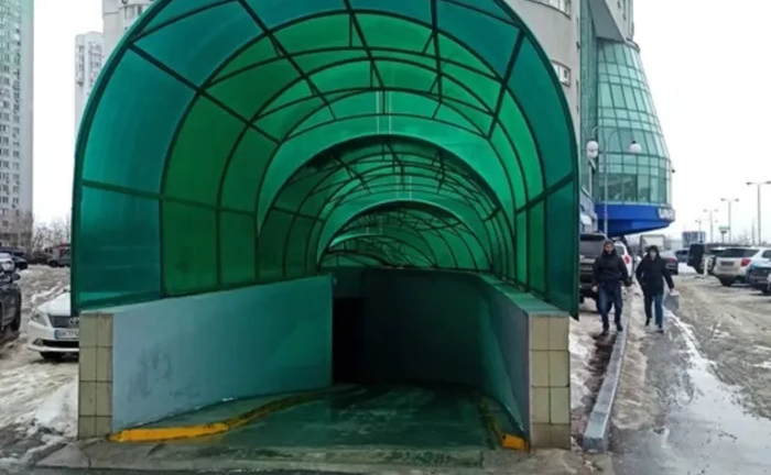 Зручне місце у підземному паркінгу