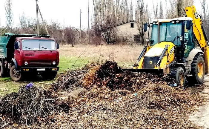 КАМАЗ-самоскид: пісок, щебінь, відсів, цегла, перегній, вивіз сміття. КАМАЗ-самоскид: пісок, щебінь, відсів, цегла, перегній, вивіз сміття.