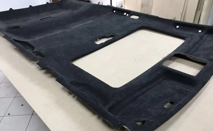 Якісна перетяжка стелі автомобіля