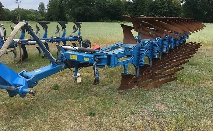 Професійний плуг LEMKEN (647). Професійний плуг LEMKEN (647).