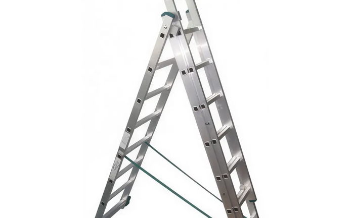 Садова драбина трисекційна універсальна