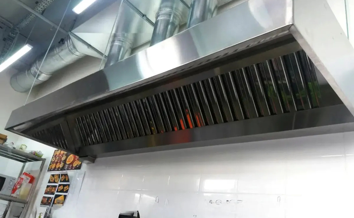 Монтаж професійної витяжки Монтаж професійної витяжки