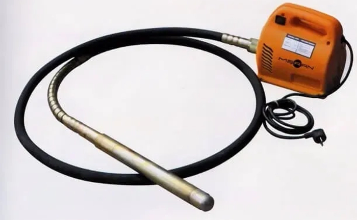 Глибинний вібратор для бетону: готовий до роботи Глибинний вібратор для бетону: готовий до роботи