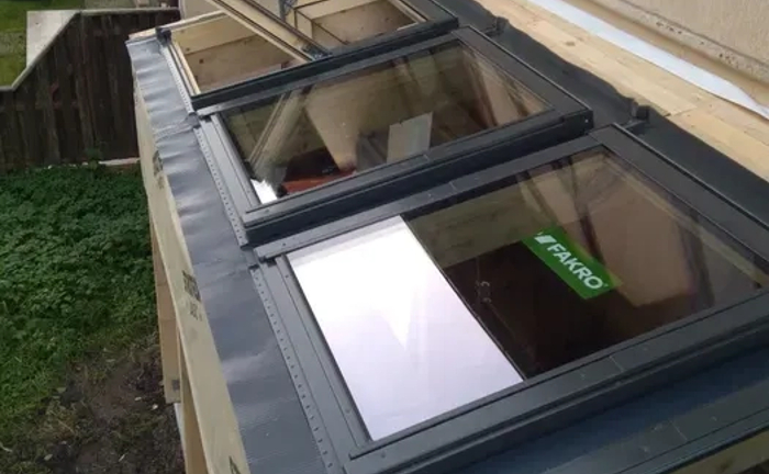 Монтаж, встановлення, врізка мансардних, дахових, вікон.Факро, Велюкс, Рото