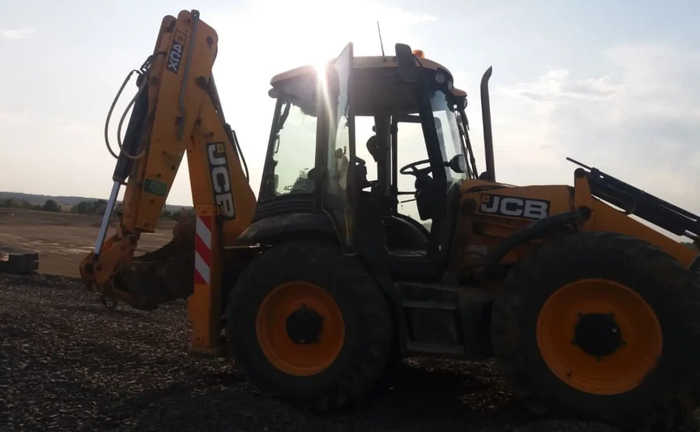 Екскаватор навантажувач JCB 4CX Екскаватор навантажувач JCB 4CX