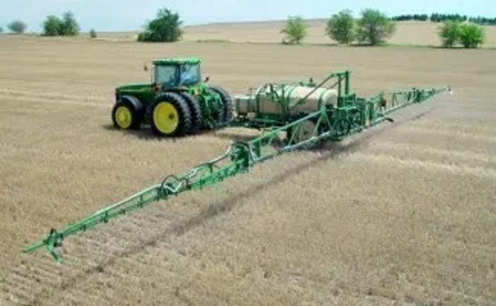 Самохідний обприскувач.Внесення гербіцидів, фунгіцидів та інсектицидів Самохідний обприскувач.Внесення гербіцидів, фунгіцидів та інсектицидів