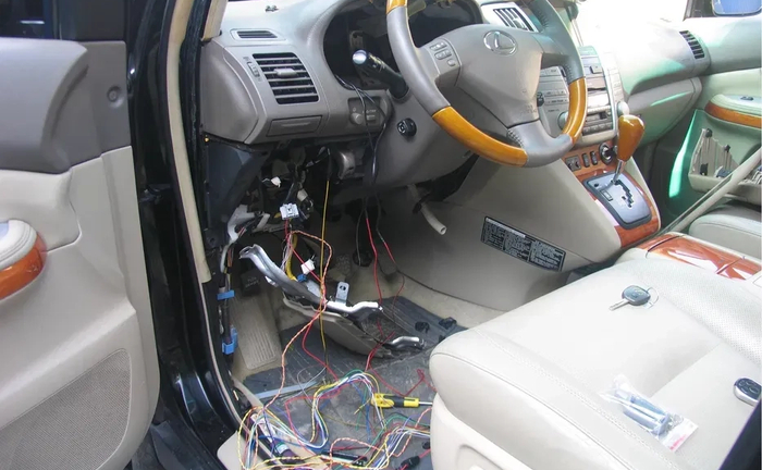 Установка сигналізації,парктроніків, іншого доп. обладнання… Установка сигналізації,парктроніків, іншого доп. обладнання…