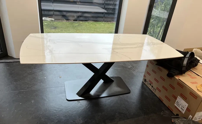 Виготовлення та монтаж столів і столешниць вигідно