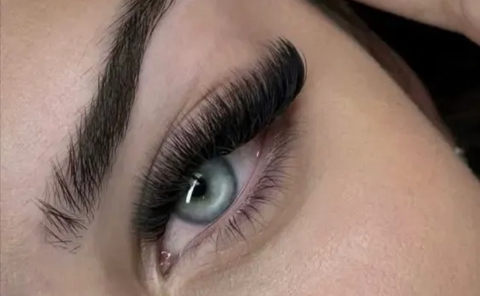 Нарощування вій