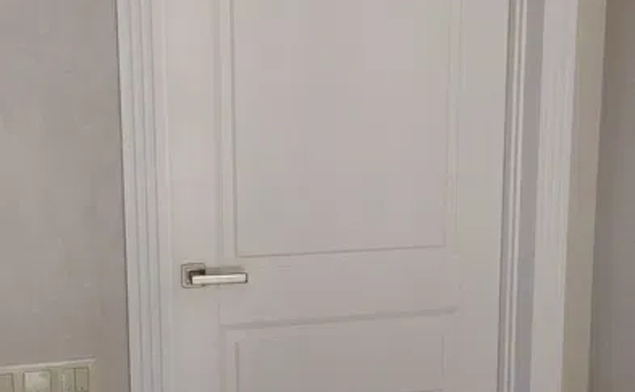 Монтаж міжкімнатних дверей та МДФ плінтусів — швидко та акуратно Монтаж міжкімнатних дверей та МДФ плінтусів — швидко та акуратно