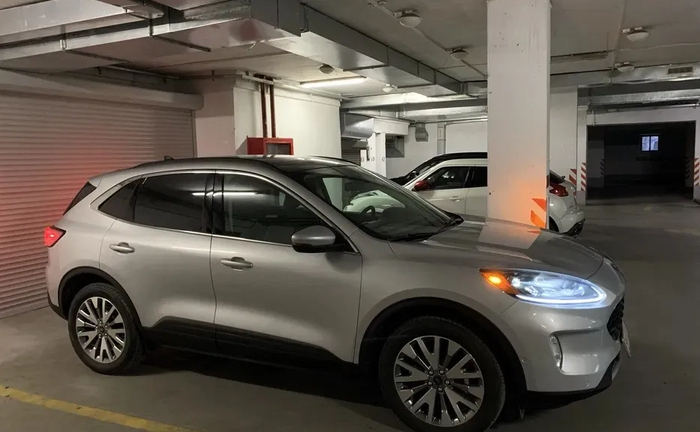 Паркомісце в підземному паркінгу