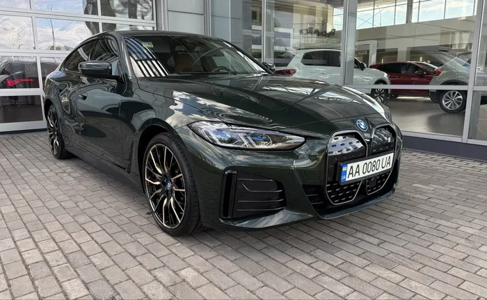 Візьми BMW i4. Емоції від поїздки