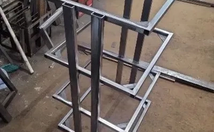 Зварювальні Роботи: Високоякісне зварювання металоконструкцій будь-якої складності. Зварювальні Роботи: Високоякісне зварювання металоконструкцій будь-якої складності.