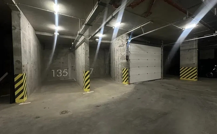 Зручне підземне паркомісце у Парус Сіті