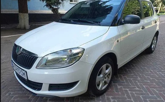 Автомобіль Škoda Fabia Автомобіль Škoda Fabia