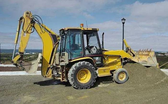 Екскаватор, вивіз будівельного сміття Екскаватор, вивіз будівельного сміття