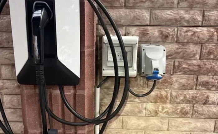 Монтаж зарядних станцій для Hyundai, WV ID4 та ID6, Tesla та ін.