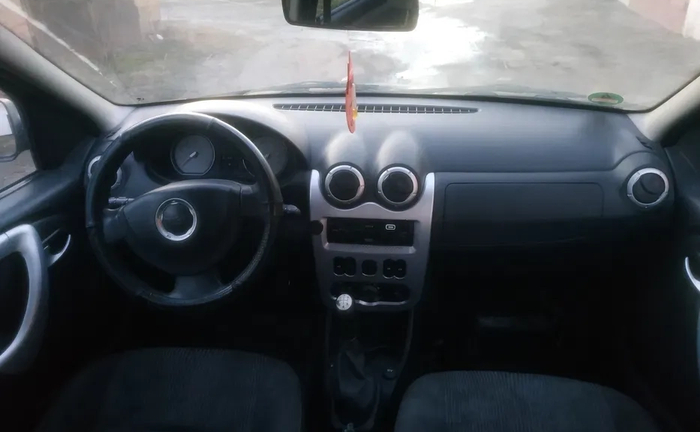 Авто Логан МСВ, 7 місць газ/бензин Авто Логан МСВ, 7 місць газ/бензин