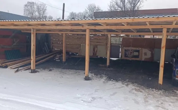 Зручне місце для авто з відеоспостереженням