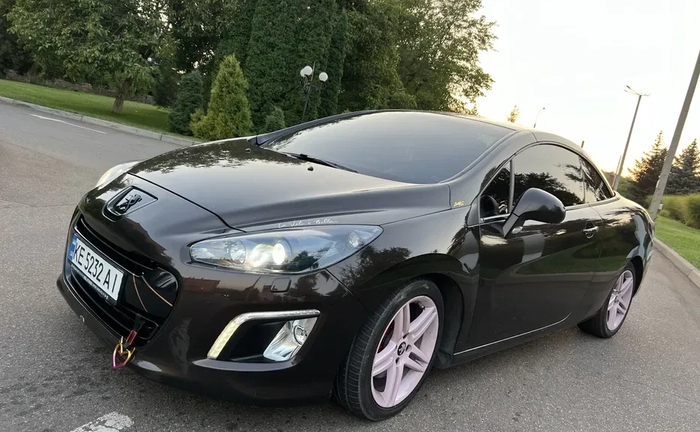 Авто (кабріолет) для фотозйомок та поїздок