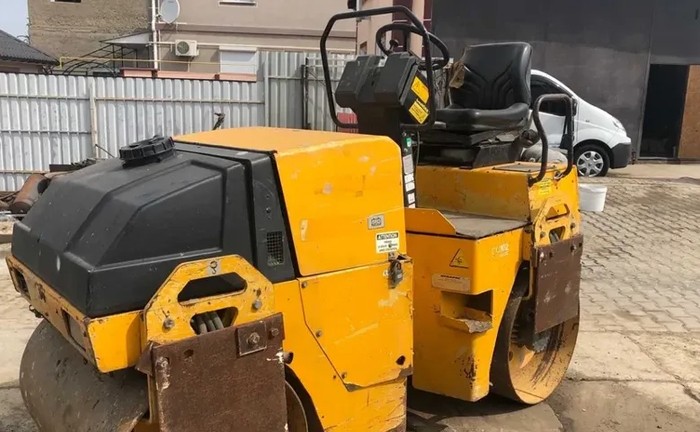 Послуги асфальтного катка 3 тонни