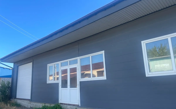 Фасадне приміщення 342 м2 біля ринку в Голованівську