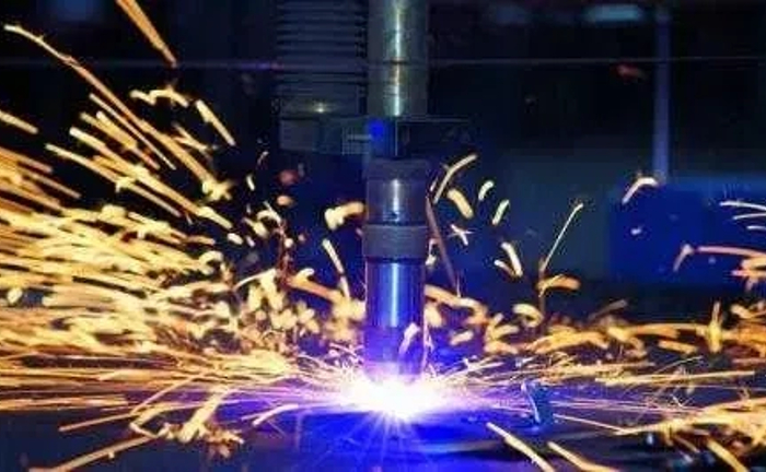 Плазмова різка металу. Різка труб. Різка габаритного брухту на виїзд.