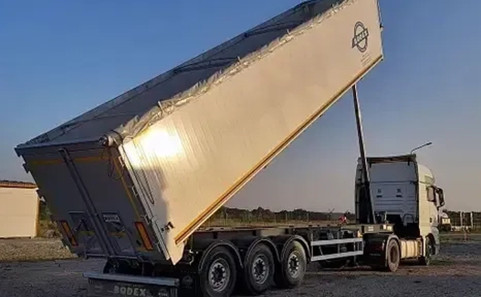 Послуги з перевезення самоскид зерновоз щебневоз всіх сипучих матеріалів